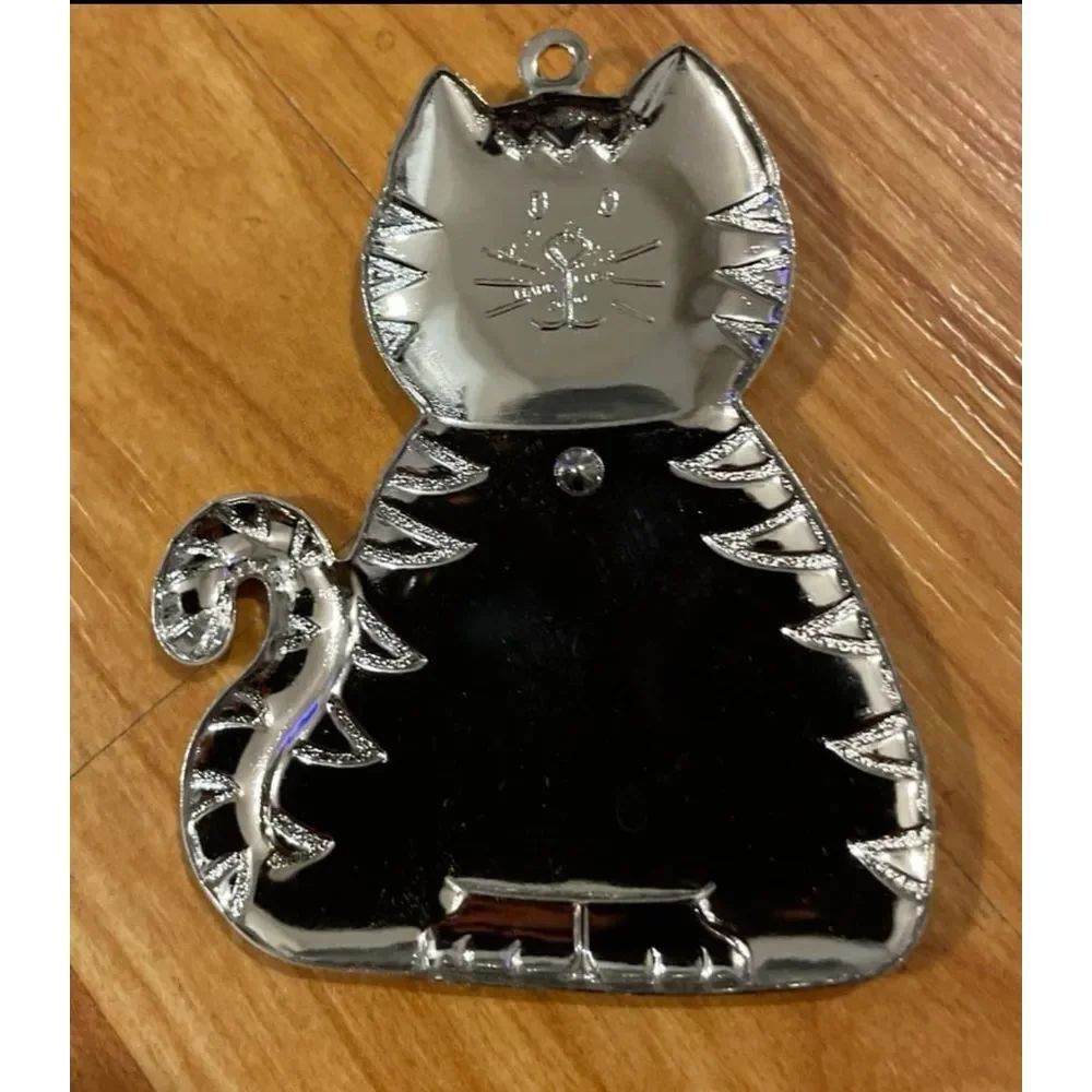 Love‎ Comes with Fur Cat Pendant